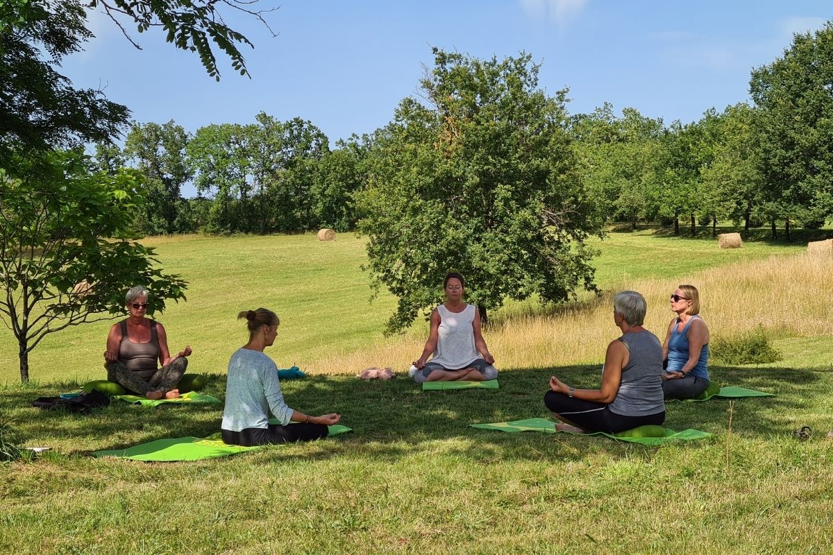 Juice Detox and Yoga Retreat -yoga on the lawn